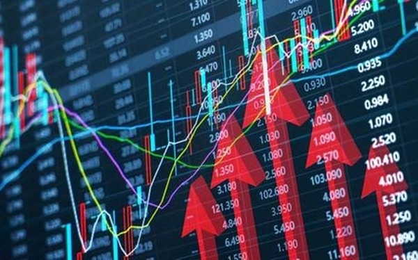 ホール関係者「もういい加減、演者のための営業はやめませんか」
 | やっちまった速報(最新記事1)