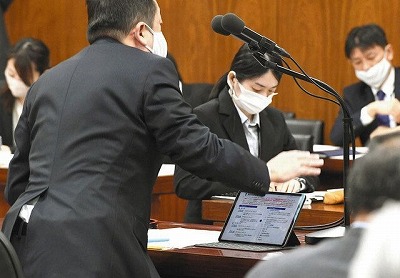 【悲報】とんでもない不等号の使い方をする奴、見つかるｗｗｗ
 | やっちまった速報(ピックアップ1)