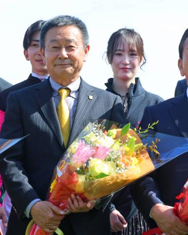 【悲報】高橋留美子、「マンガワン」から撤退したことが海外で一大ニュースになってしまう
 | やっちまった速報(最新記事3)