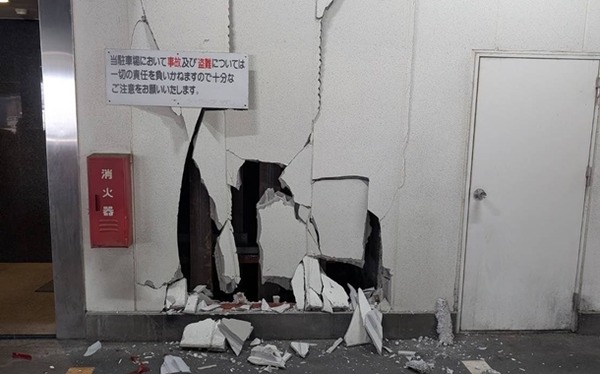 【謎】南極のペンギン、1日に1万回も4秒アレを繰り返していたｗｗｗｗｗ
 | やっちまった速報(ピックアップ2)