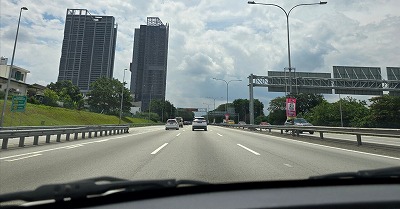 【動画】へびさん、カニと勝負するもガン負け過ぎてギブアップしてしまうｗｗｗｗ
 | やっちまった速報(ピックアップ3)