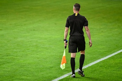 【悲報】ブラジルで試合中に選手を刺殺した審判、首を切断されてしまう・・・・・ | やっちまった速報(画像19100527904297_1)