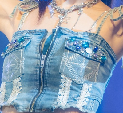 【画像】人気美少女声優の芹澤優ちゃん（31）のスケベな腋ｗｗｗｗ | やっちまった速報(画像05220710547129_1)