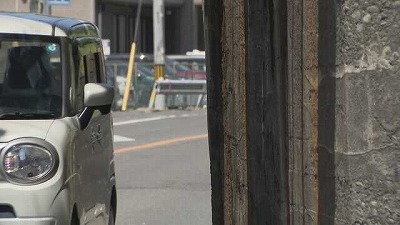 【画像】助手席から乗り出していたまんさん21歳、壁に激突し死亡 | やっちまった速報(画像31080820565992_1)