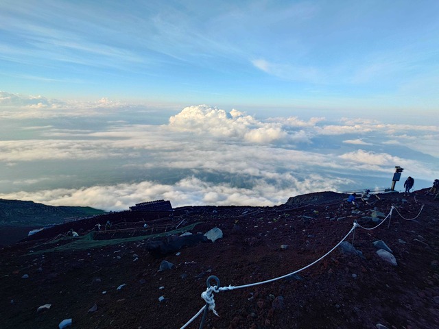 富士山の山小屋に泊まってるけどガチしんどい🥺 | 富士山の山小屋に泊まってるけどガチしんどい🥺 | 富士山の山小屋に泊まってるけどガチしんどい🥺 | やっちまった速報(21065455997667_3)