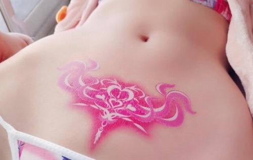 【画像】アリサ・リウちゃん、淫紋タトゥーがバレてアメリカで炎上wwwww | やっちまった速報(画像27120515885341_1) 【画像】アリサ・リウちゃん、淫紋タトゥーがバレてアメリカで炎上wwwww | やっちまった速報(画像27120515885341_1)