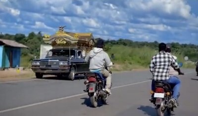 【動画】アフリカ人「霊柩車?一番安いので!」→結果ww | やっちまった速報(画像18070431021760_1) 【動画】アフリカ人「霊柩車?一番安いので!」→結果ww | やっちまった速報(画像18070431021760_1)