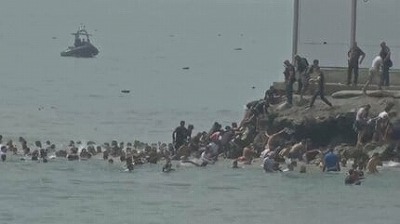 【悲報】スペインにアフリカ移民が大量に海を渡り、国の乗っ取りを開始wwwwwwwwwwwww | やっちまった速報(01025557666635_1) 【悲報】スペインにアフリカ移民が大量に海を渡り、国の乗っ取りを開始wwwwwwwwwwwww | やっちまった速報(01025557666635_1)